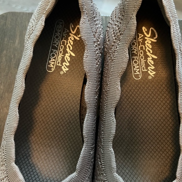 Skechers cooled memory foam beige platforms sz 10 - Picture 2 of 9